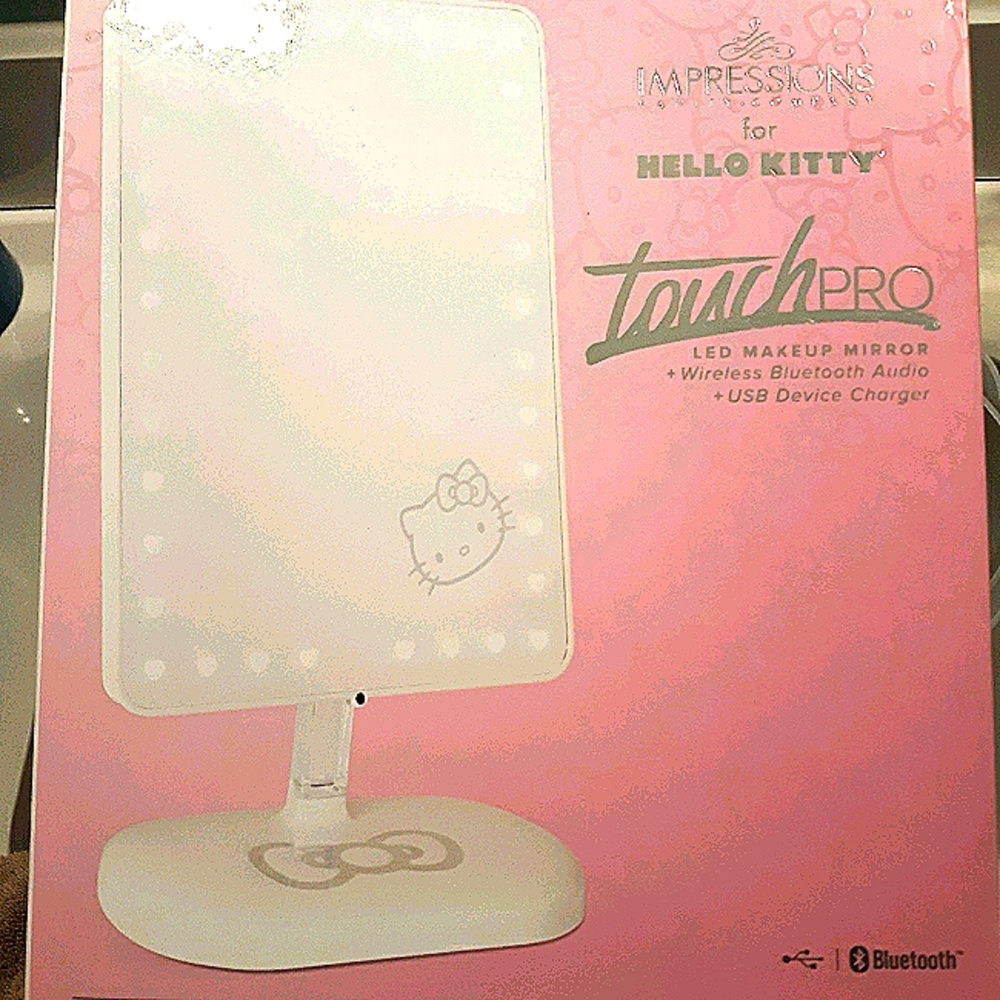 Hello Kitty touchless pro impressions vanity